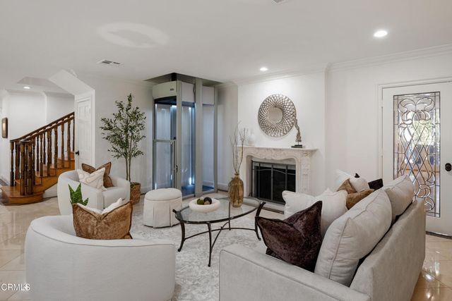 1720 Earlmont Avenue, La Canada Flintridge, CA 91011