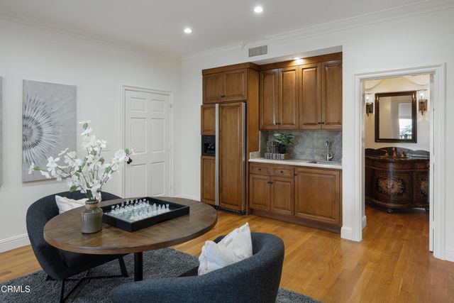 1720 Earlmont Avenue, La Canada Flintridge, CA 91011