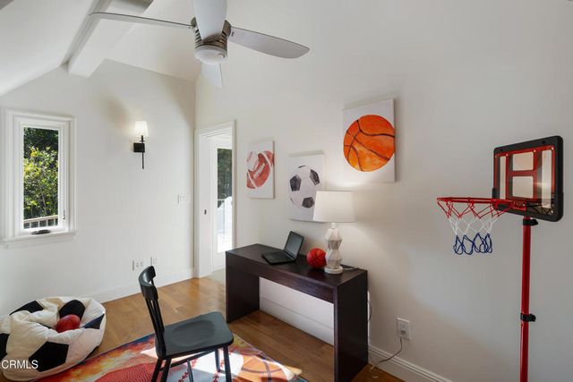 1720 Earlmont Avenue, La Canada Flintridge, CA 91011