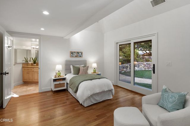 1720 Earlmont Avenue, La Canada Flintridge, CA 91011