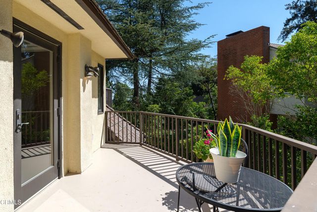 1720 Earlmont Avenue, La Canada Flintridge, CA 91011