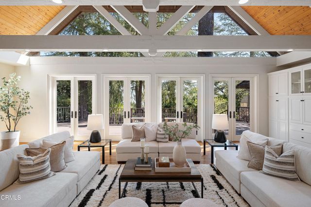 1720 Earlmont Avenue, La Canada Flintridge, CA 91011