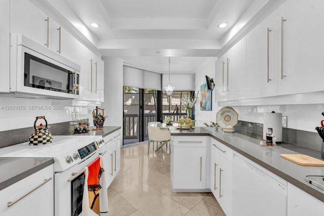 2000 Island Blvd 305, Aventura, FL 33160