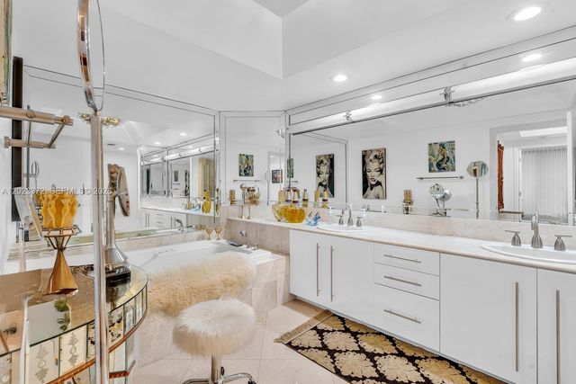 2000 Island Blvd 305, Aventura, FL 33160