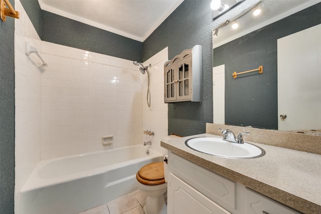 657 Sue Ann Lane, Burleson, TX 76028