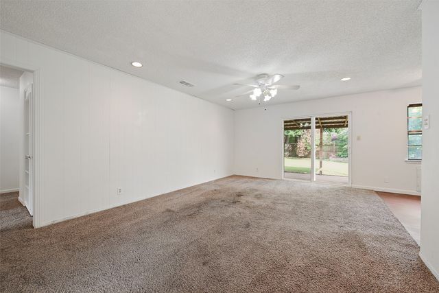 657 Sue Ann Lane, Burleson, TX 76028