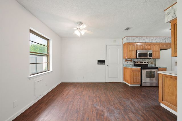 657 Sue Ann Lane, Burleson, TX 76028