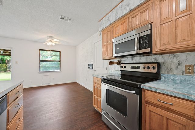657 Sue Ann Lane, Burleson, TX 76028