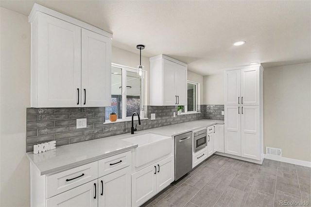 6552 S Pearl Street, Centennial, CO 80121