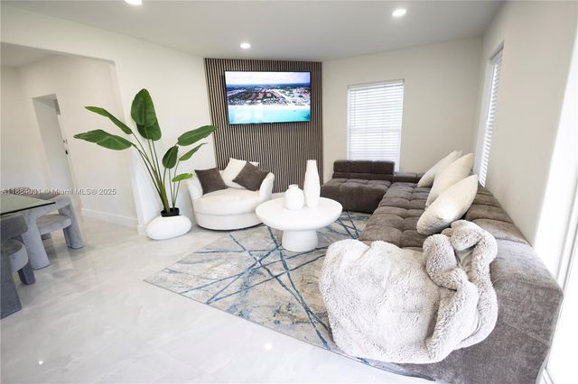 1435 Grant St na, Hollywood, FL 33020