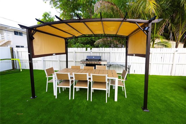 1435 Grant St na, Hollywood, FL 33020