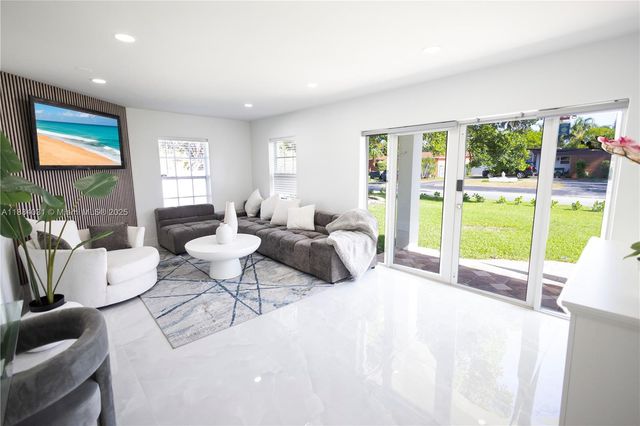 1435 Grant St na, Hollywood, FL 33020