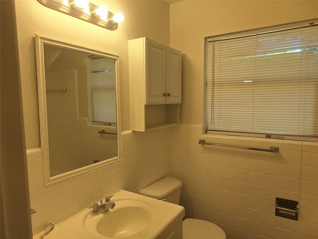 513 Simmons Drive, Euless, TX 76040