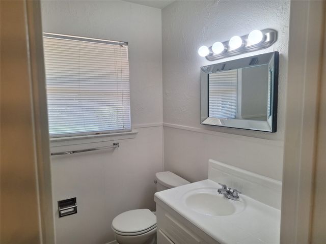 513 Simmons Drive, Euless, TX 76040