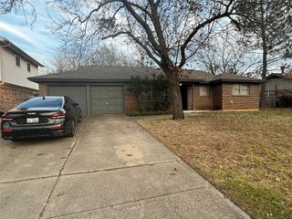 513 Simmons Drive, Euless, TX 76040