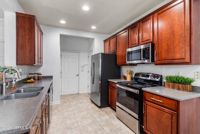 3897 LIONHEART Drive, Jacksonville, FL 32216