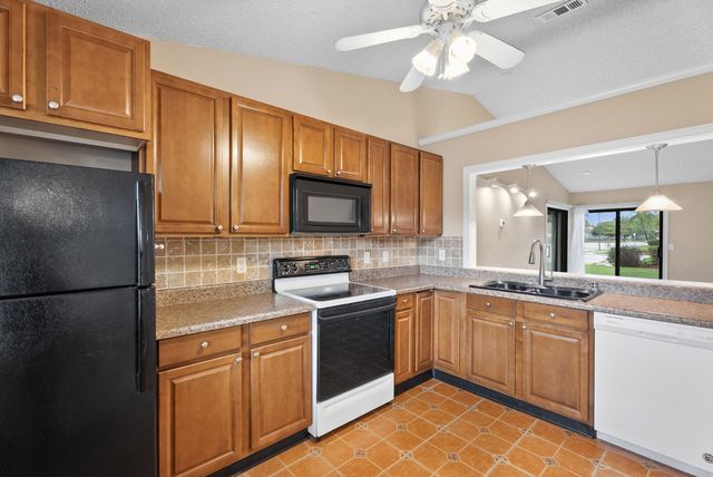 2242 SE Breckenridge Circle, Port St. Lucie, Port St Lucie, FL 34952