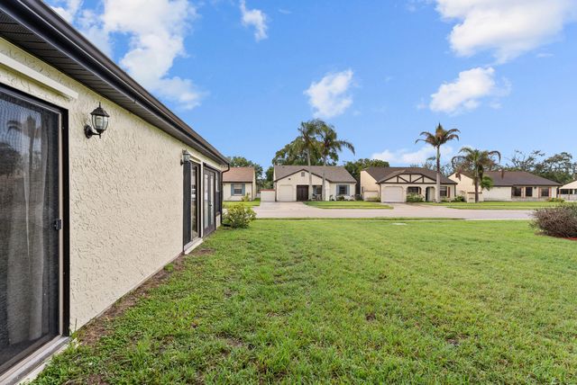 2242 SE Breckenridge Circle, Port St. Lucie, Port St Lucie, FL 34952