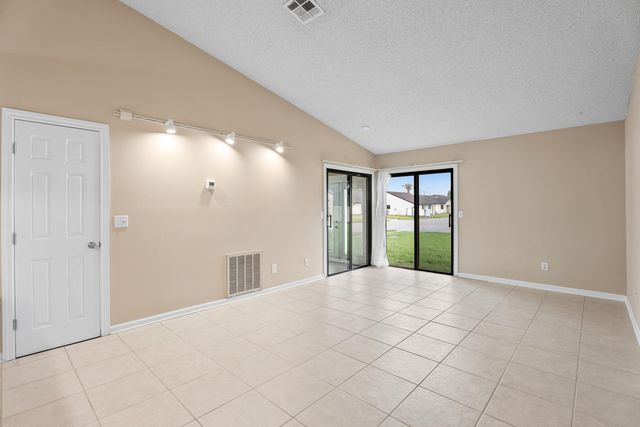 2242 SE Breckenridge Circle, Port St. Lucie, Port St Lucie, FL 34952