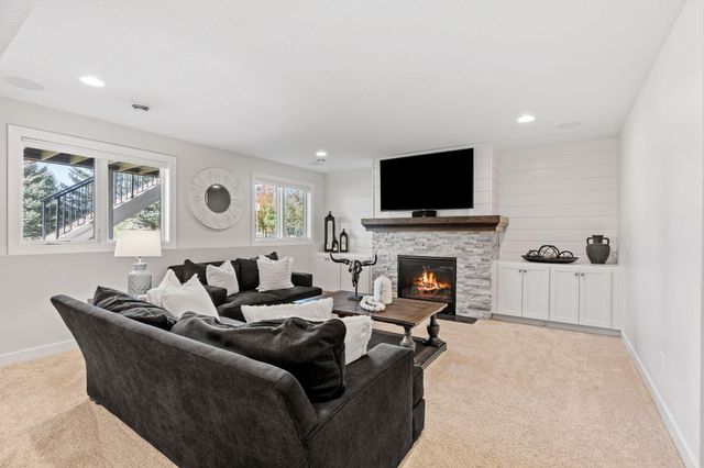 16513 Duluth Trail, Lakeville, MN 55044