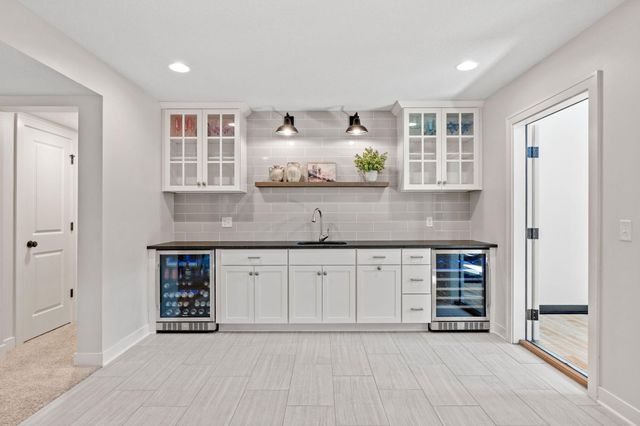 16513 Duluth Trail, Lakeville, MN 55044