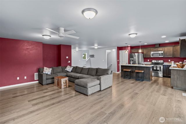 4238 SE Horsehead Way, Port Orchard, WA 98366