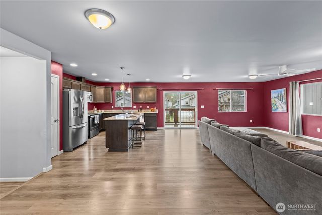 4238 SE Horsehead Way, Port Orchard, WA 98366