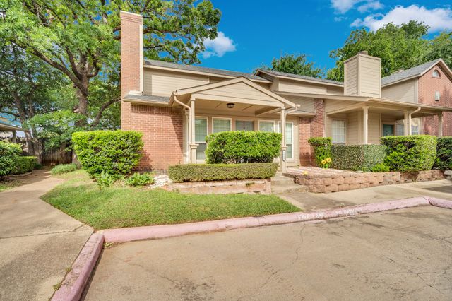 1440 Meadowood Village Drive, Fort Worth, TX 76120