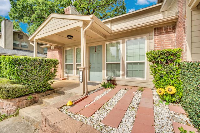 1440 Meadowood Village Drive, Fort Worth, TX 76120