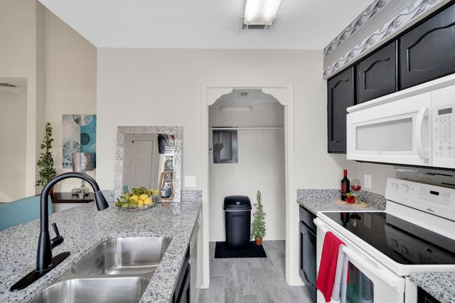 1440 Meadowood Village Drive, Fort Worth, TX 76120