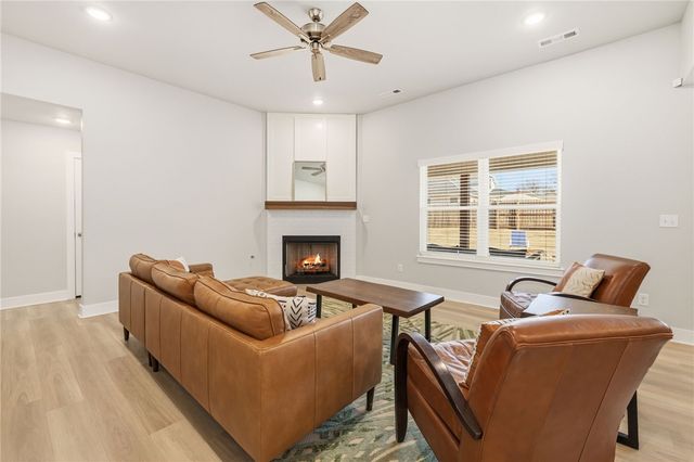 641 Kayla Maria Street, Prairie Grove, AR 72753