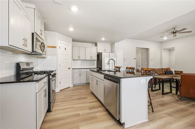 641 Kayla Maria Street, Prairie Grove, AR 72753