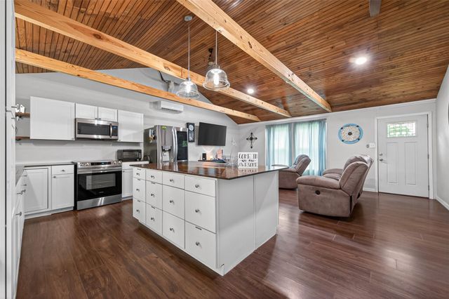 241 Quail Creek Drive, Cleveland, TX 77328