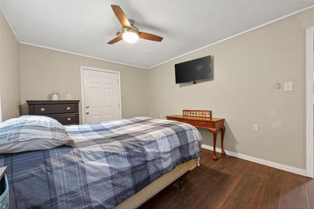 241 Quail Creek Drive, Cleveland, TX 77328