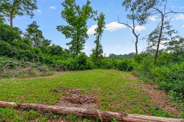 241 Quail Creek Drive, Cleveland, TX 77328