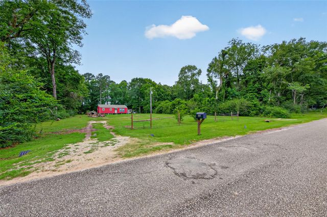 241 Quail Creek Drive, Cleveland, TX 77328