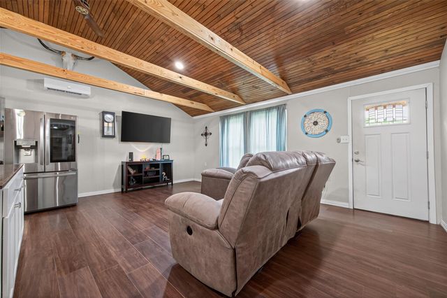 241 Quail Creek Drive, Cleveland, TX 77328