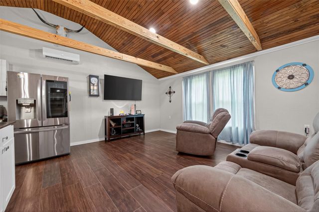 241 Quail Creek Drive, Cleveland, TX 77328