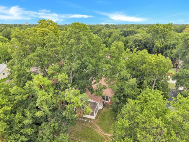 1404 E Tennie Street, Gainesville, TX 76240