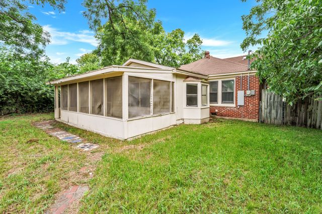 1404 E Tennie Street, Gainesville, TX 76240