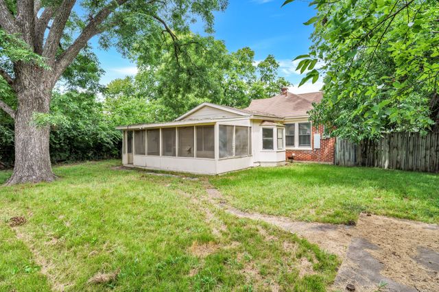 1404 E Tennie Street, Gainesville, TX 76240