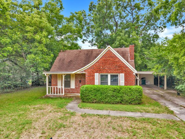 1404 E Tennie Street, Gainesville, TX 76240