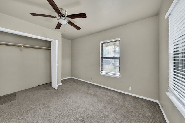 1404 E Tennie Street, Gainesville, TX 76240