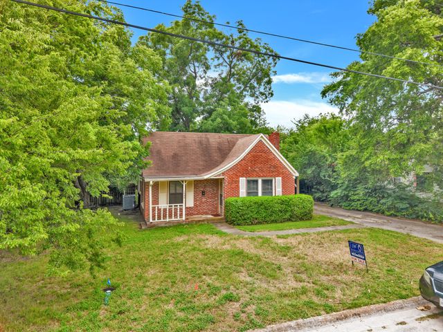 1404 E Tennie Street, Gainesville, TX 76240