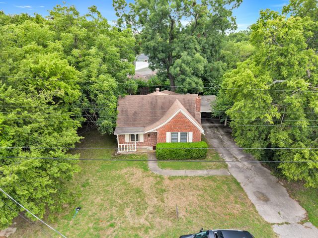 1404 E Tennie Street, Gainesville, TX 76240