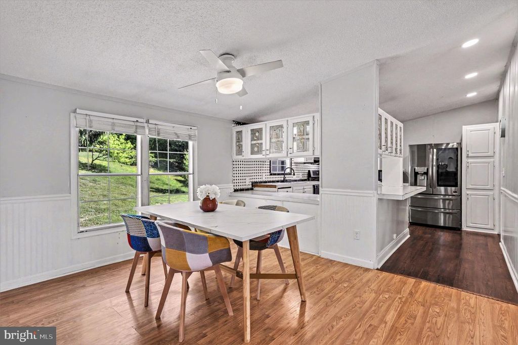 Image 9 of property listing at 2002 DAVID DR, Edgewood, MD 21040