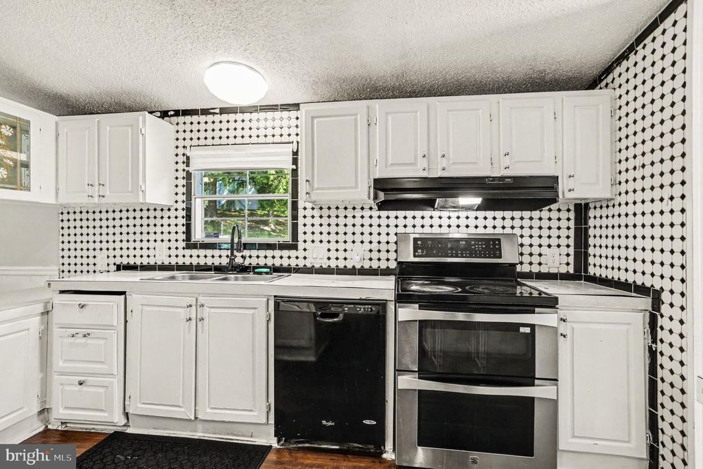 Image 11 of property listing at 2002 DAVID DR, Edgewood, MD 21040