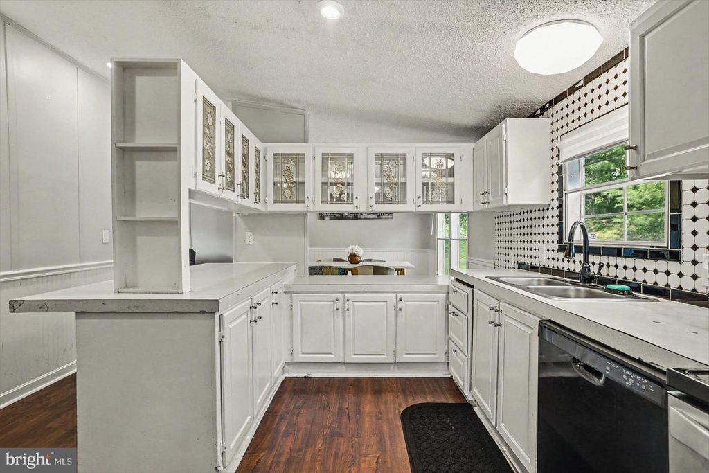 Image 12 of property listing at 2002 DAVID DR, Edgewood, MD 21040
