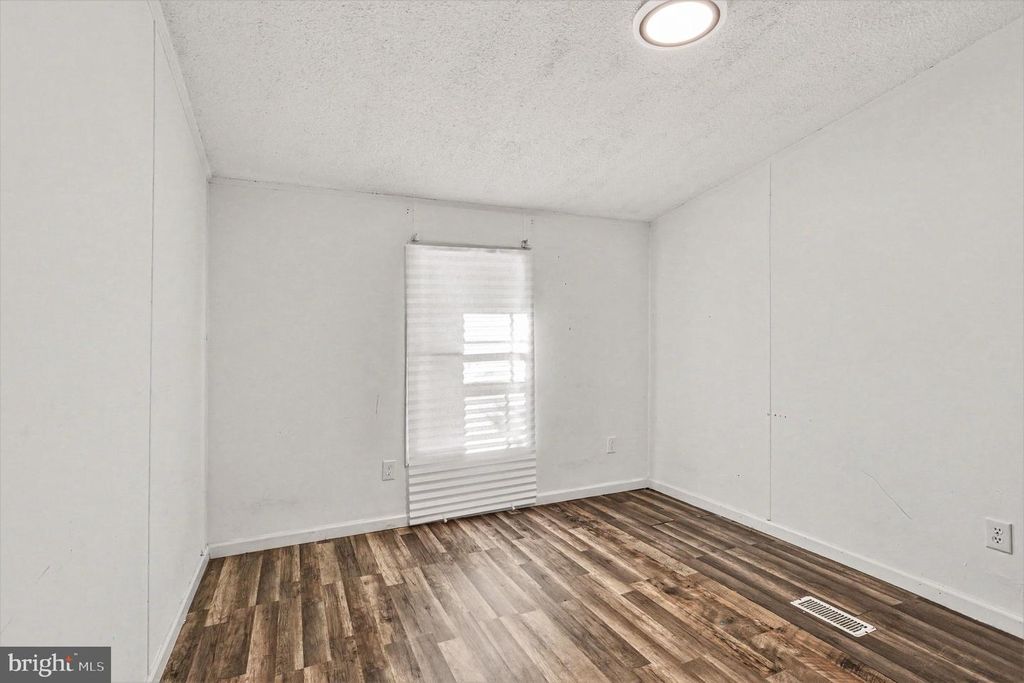 Image 16 of property listing at 2002 DAVID DR, Edgewood, MD 21040