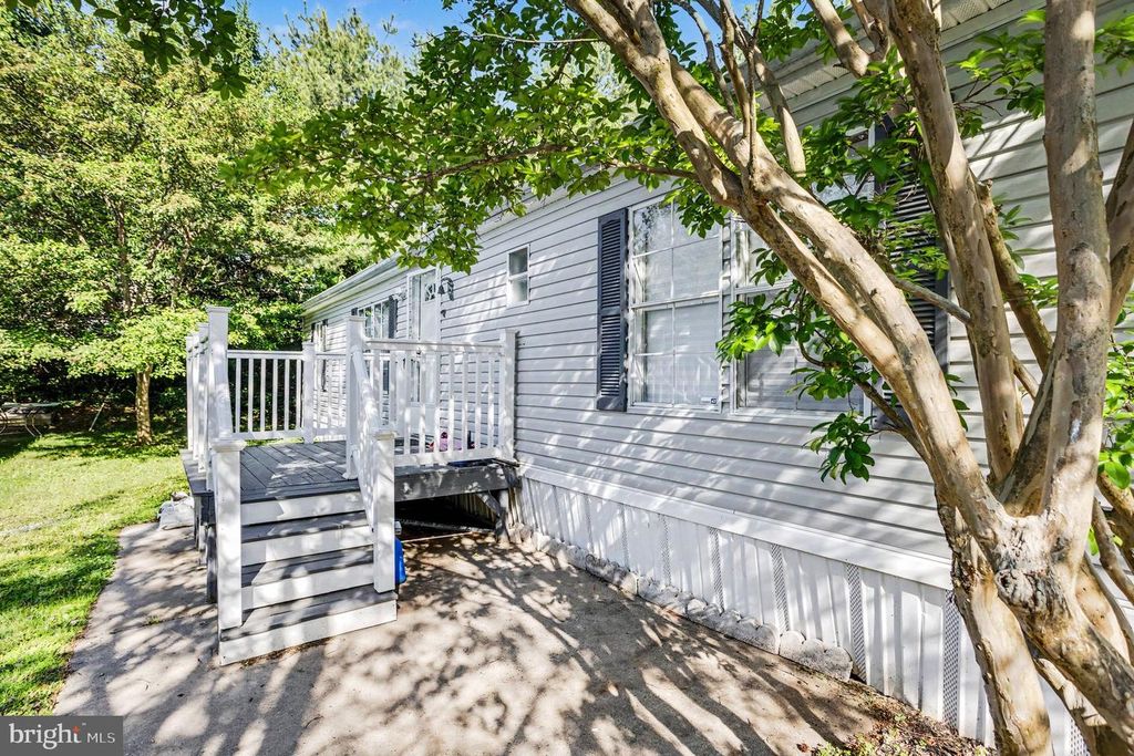 Image 3 of property listing at 2002 DAVID DR, Edgewood, MD 21040